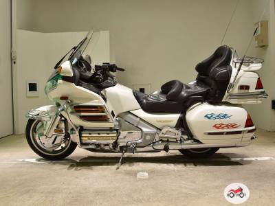 Мотоцикл HONDA GL 1800 2002, БЕЛЫЙ пробег 58370